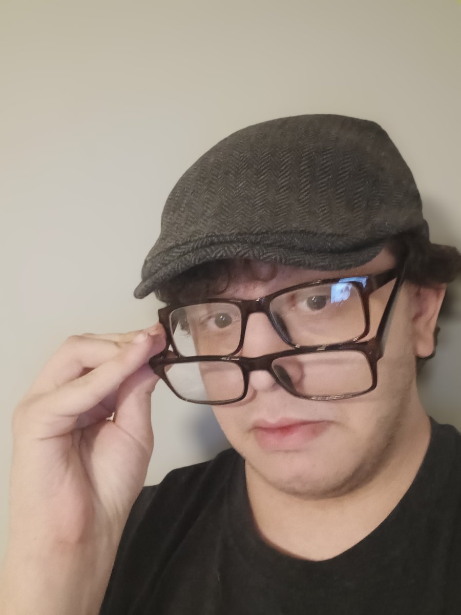 MewgaDS's tweet photo. Me and my favorite Pokémon

The photo of me was for a "goofy selfies" thing in a discos community, hence the double glasses. https://t.co/1xKrRc8kYc