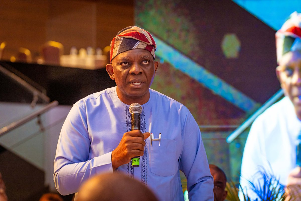 NgShippers's tweet image. Nigeria’s maritime sector has seen remarkable progress over the past year! 🌊🚢 The Honourable Minister of Marine &amp;amp; Blue Economy, @GboyegaOyetola recently shared key achievements, alongside NSC’s Executive Secretary/CEO, @AkutahPius 🧵👇 #MaritimeDevelopment