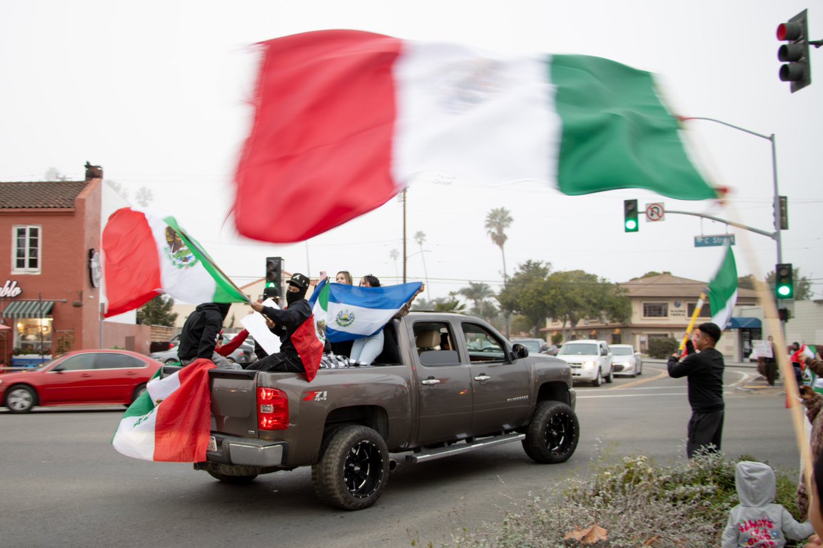 Javaquiroz2's tweet photo. #oxnard #Immigrants #immigrantrights https://t.co/Ss8bQRlLgK