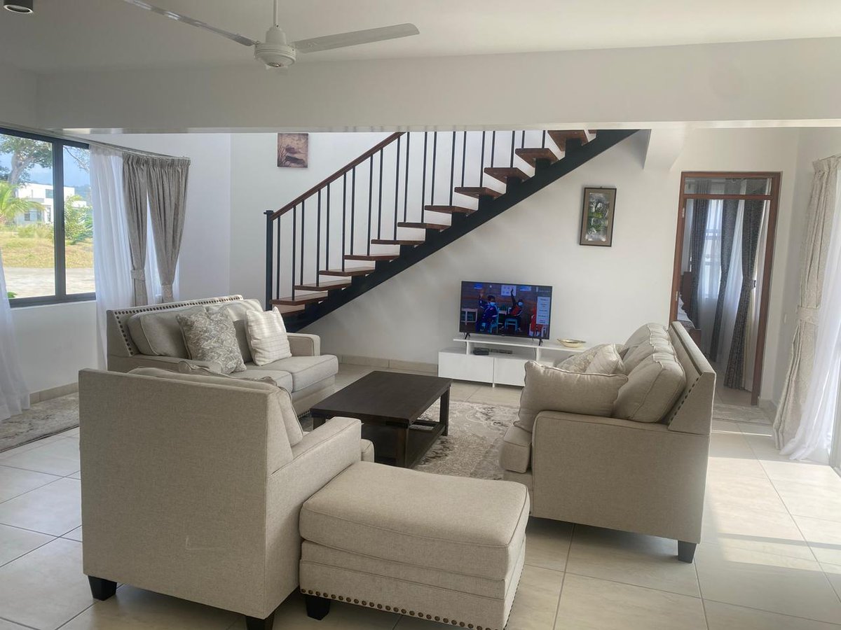ShomotoRealtorz's tweet photo. 🏡 Luxury Living at Awali Estate, Vipingo 🌴

Stunning 3BR all-ensuite villa + SQ, fully furnished. Features AC, ceiling fans, Wi-Fi &amp; 5kVA solar backup. Enjoy elegance &amp; comfort in Vipingo’s finest estate.

💰 Rent: Ksh 150,000 (incl. service charge)

📞 Contact: 0708463897 https://t.co/JgA8jyopn9