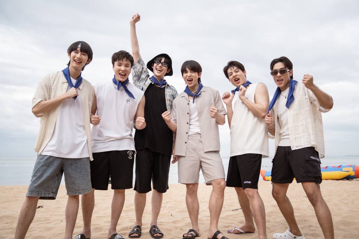 suparose28's tweet photo. Cute winner team blue🔵 #BJOUTING #BJOUTINGEP1
#Poohkt #PooHHooPers #Supanut #Myaries #Garfinpkk #Fieldmily #SpySailub #neighbors 
#michaelkvs #leeasre https://t.co/hkjWd02lck