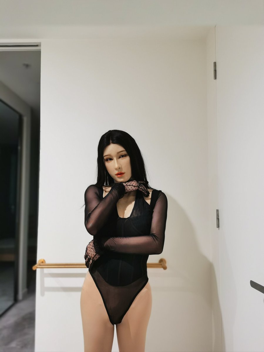 两年没发的擦边照，
能不能给你们擦石更啊？🎉
#crossdresser #伪娘 #femalemasker #femalemask #siliconemask #女装大佬 #女装子 #CD #cdts