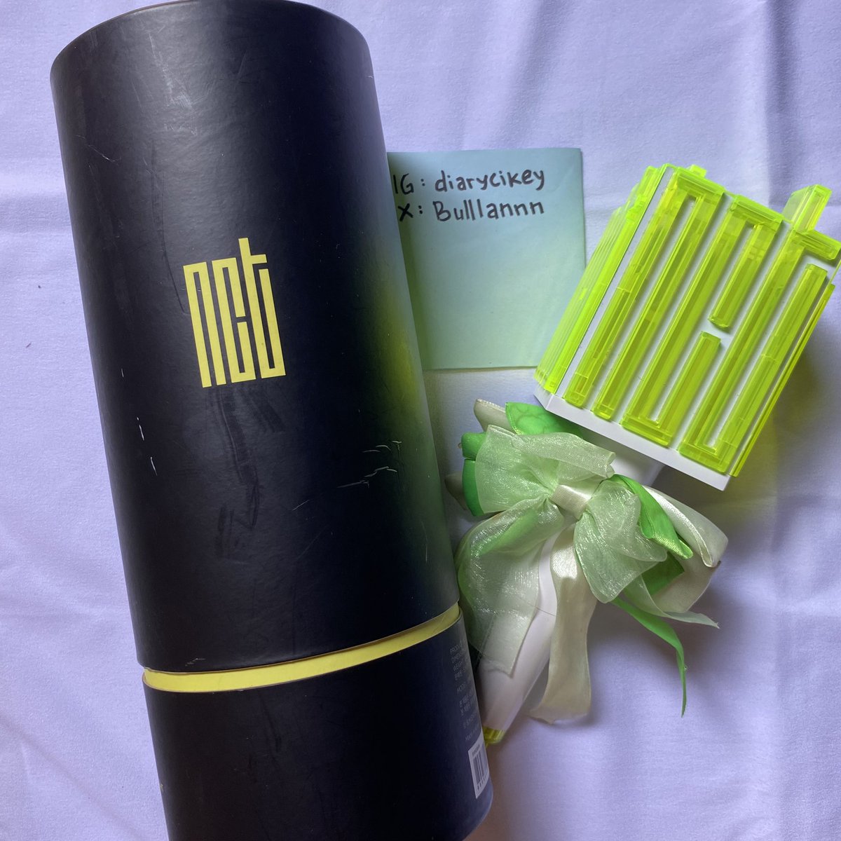 Bulllannn's tweet photo. WTS Want to sale / Preloved LS ( lighstick) NCT VER 1 
Rp 400.000.
• nego sewajarnya
• good condi
• lengkap fullset
• Freebies Photocard official
• dipakai baru 1x waktu TDS2
• co oren
Dom Lombok, NTB
https://t.co/HwLAkM7bP4 https://t.co/0ZkZAJTCjD