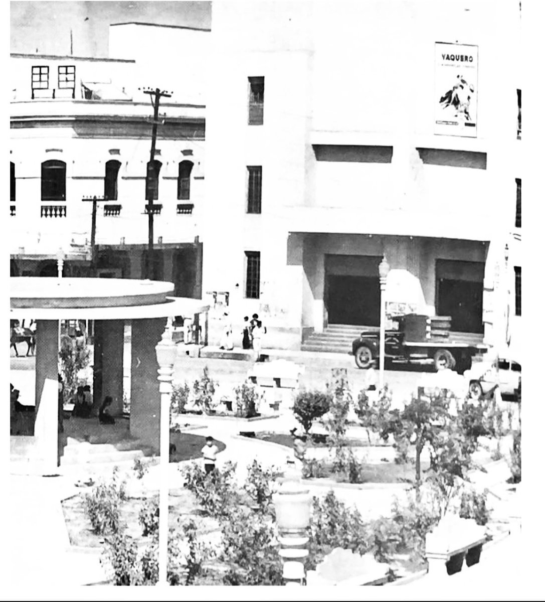 JavierCastellon's tweet photo. LA RECONSTRUCCIÓN DE SANTIAGO IXCUINTLA 1927-1933. TRAVESIA PODCAST.  
En este capítulo se aborda la manera en que ocurrió la reconstrucción en el Valle de Santiago Ixcuintla después de la inundación de 1926, a través del mejoramiento de la infraestructura urbana y de los servicios comunitarios como mercados, escuelas y cines que generaron un gran impacto en la vida económica y cultural en el municipio.

https://t.co/xCE7vFdLeP vía @YouTube