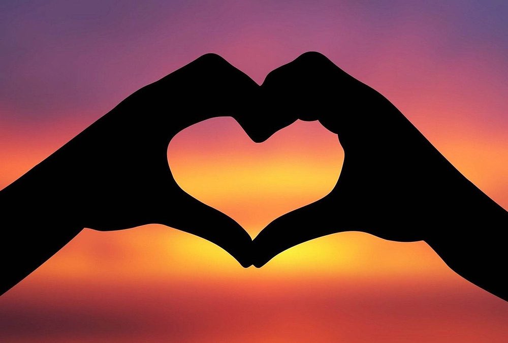 dkkallen's tweet photo. Punxsutawney Phil  saw his shadow over the weekend, which means we will have six more weeks of winter.
But… February is the month of love which warms our hearts! Life insurance is Love insurance. Come see me and my team either in the Jasper office or the Huntingburg office! https://t.co/qXJeQeLdyo