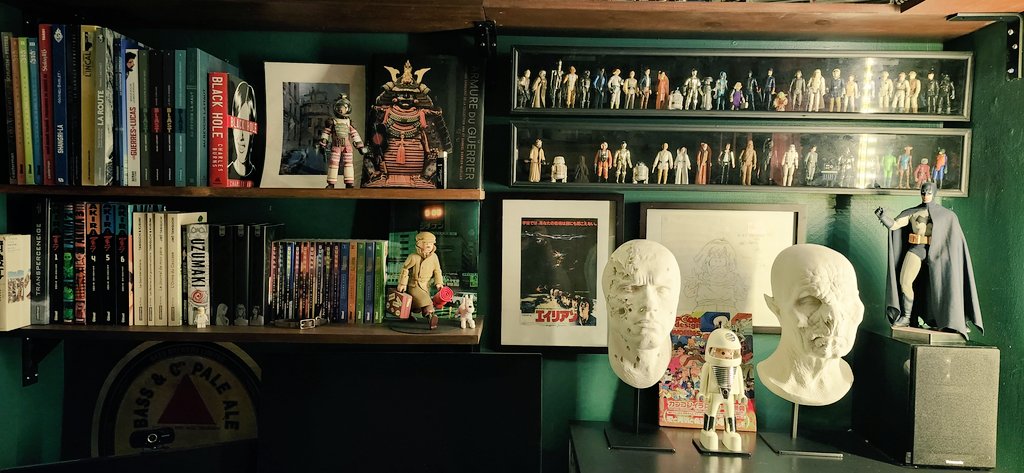 _Guizzz_'s tweet image. My little set-up to help boost creativity when working with some of my oldest and most recent personnal sources of inspiration.
#desksetup