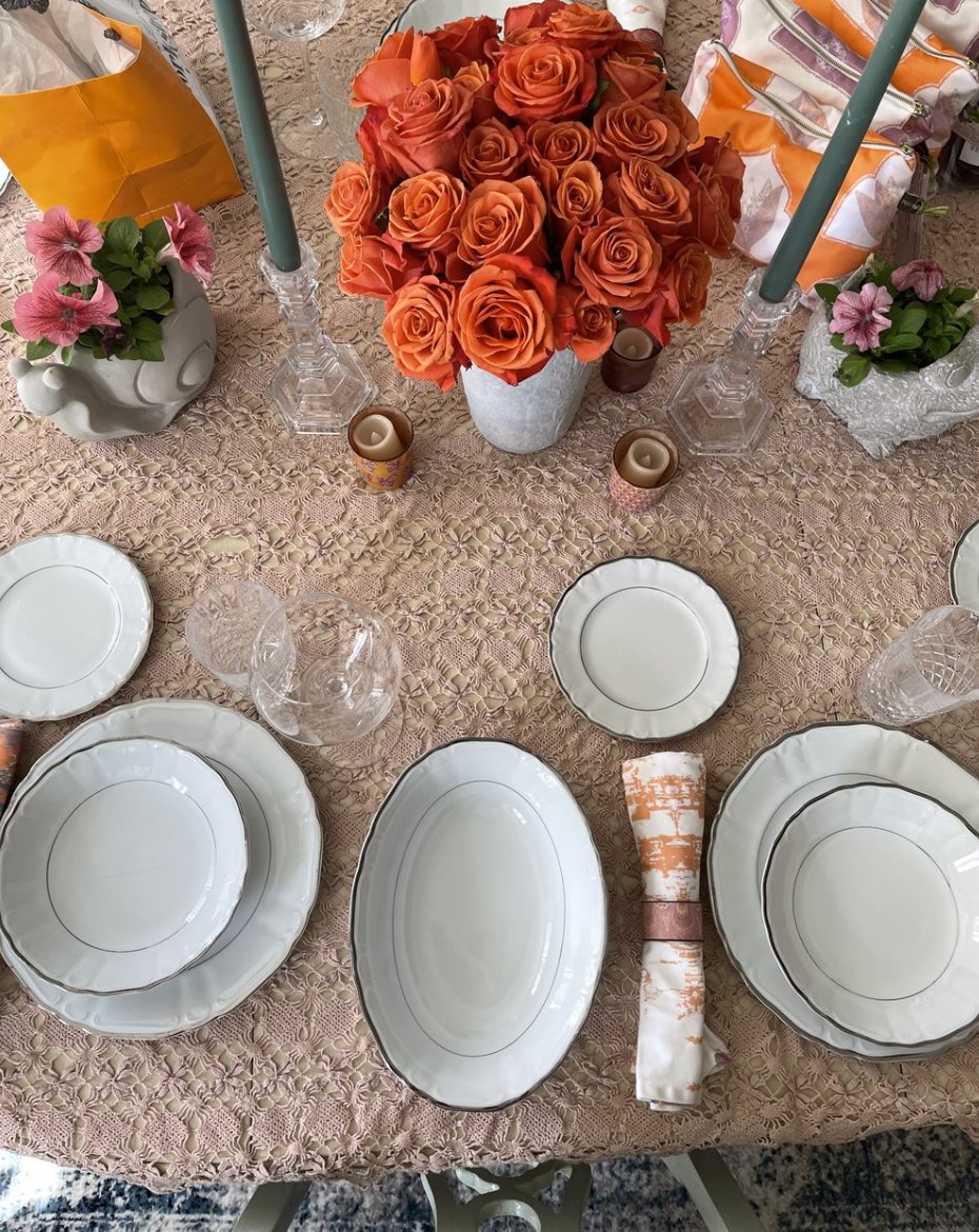 nestnestnest's tweet image. Valentine&apos;s Day inspiration from our table #valentinesdinner #tabletop #vintagetable  More on Nestbytamara.com