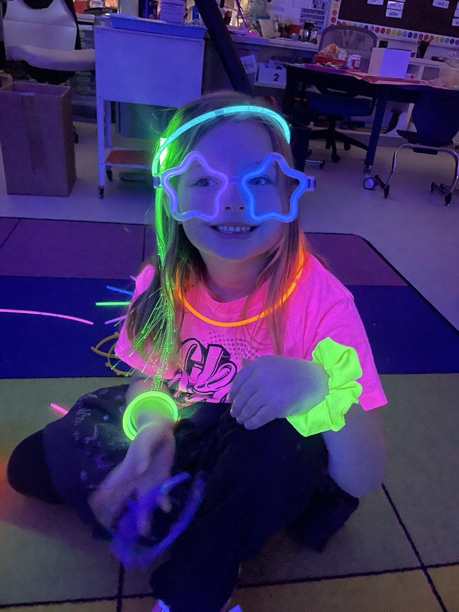 loadsoffunin121's tweet image. I love how much this group loves to bust a move!!!! #JudgementFreeZone  #ClassFamily #MakingMemories 🌟❤️