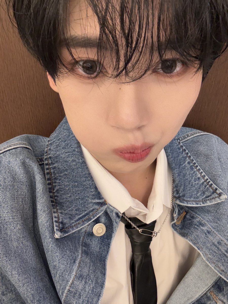 ZEROSE, just love me right 🌹
Where every step is a dance, every word a melody. Together, we shine brighter, bound by love and dreams. Here’s to forever, where our hearts beat as one.