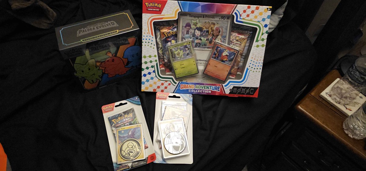 TotallyAvgGamer's tweet photo. I'll be ripping packs tn! https://t.co/1lrYMXRpVM https://t.co/f1YGpfokyD