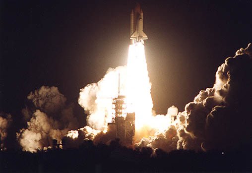 billmeco's tweet photo. OTD 30 years ago STS-63 #SpaceShuttle #Discovery launched at 12:22am EST to the Russian MIR Space Station. #sts63 #spaceshuttle #Discovery #ov103 https://t.co/727CMq4dnZ https://t.co/dXzYJ9O10j