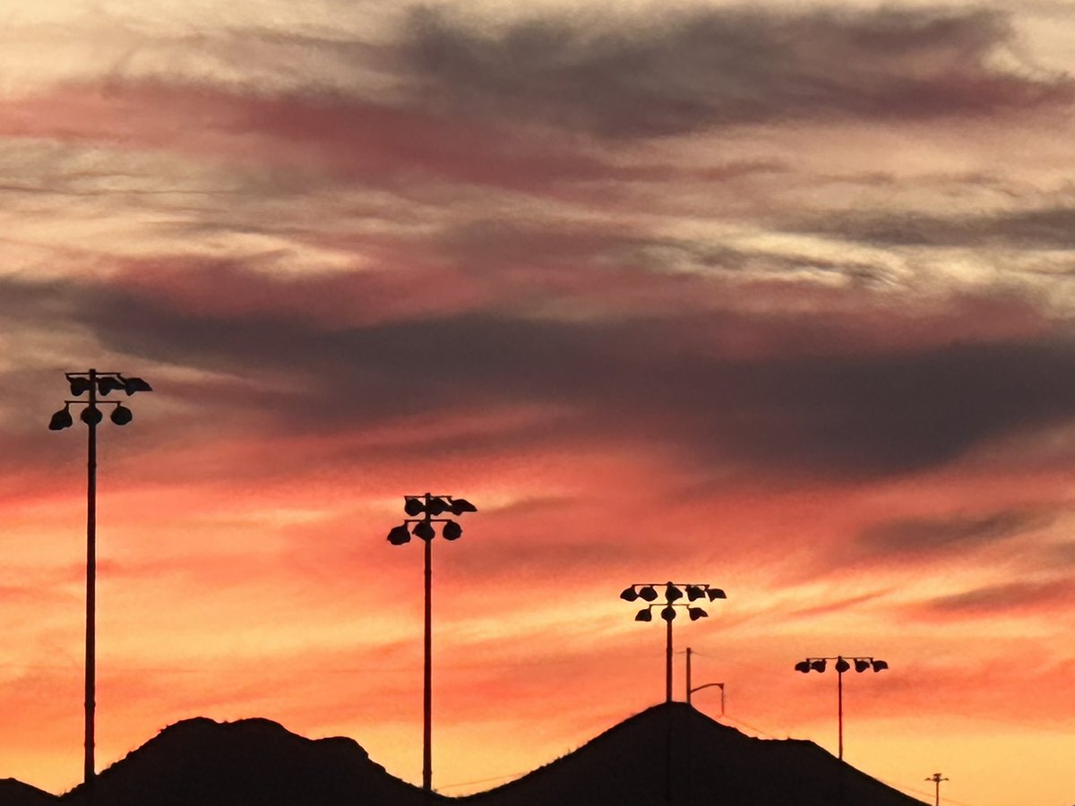 bikerbakerchic's tweet photo. Tonight’s sunset! https://t.co/Ca2EaEmacb