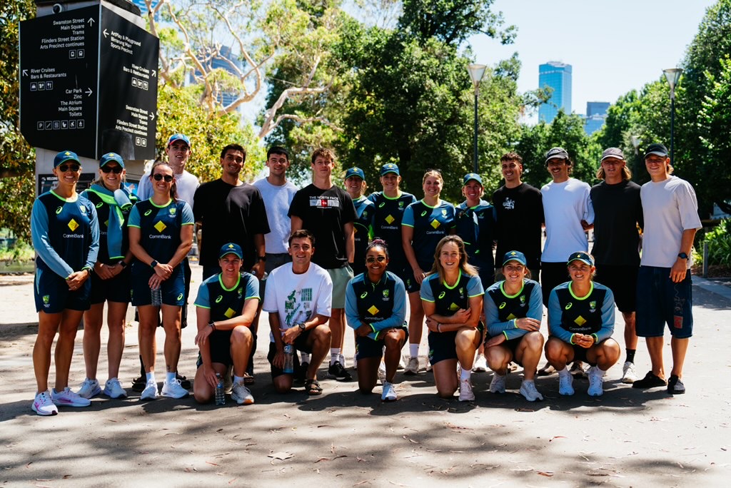 If we could describe this out of 10, we'd rate it 16-0 😏

On the Koori Heritage Trust tour last week, our David Parkin Apprentice Program boys bumped into the stars of the all-conquering <a href="/AusWomenCricket/">Australian Women's Cricket Team 🏏</a> team!

No surprises that Bluebagger <a href="/alanaking95/">Alana King</a> was front and centre 💚💛