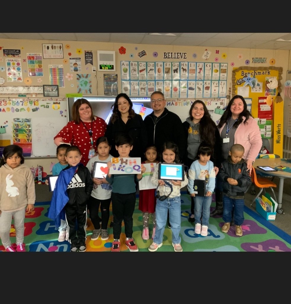 CCES_GUSD's tweet photo. Today's Highlight: Interim Superintendent Cortez engaged with our GoldenBear TK and Kindergarten learners — sparking smiles and excitement for learning! Learning starts here! 
#GUSDproud #AllMeansAll #CCESGoldenBears https://t.co/2eVT7QmBpQ
