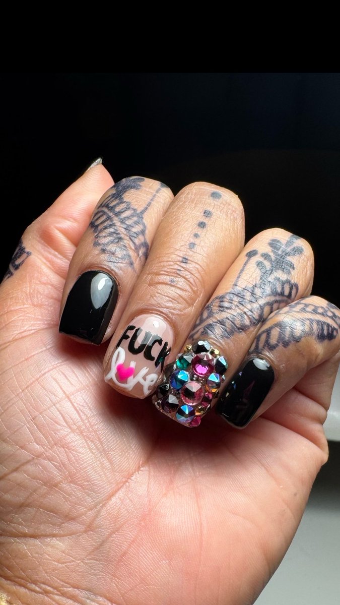 codenamejudy's tweet photo. Y’all like my Valentine’s Day nails 😍 https://t.co/XeQcYyqBXD