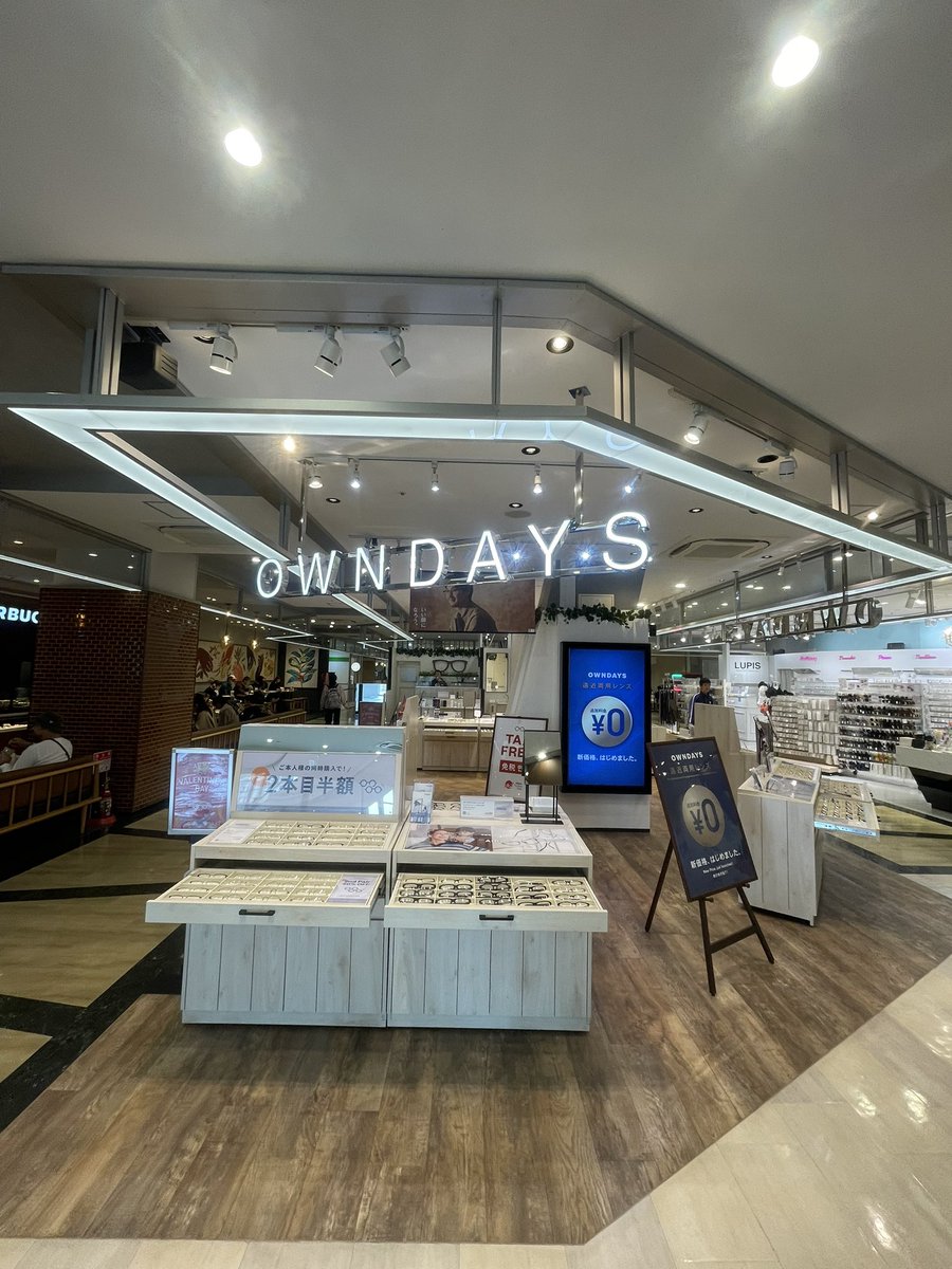 if_yp4's tweet photo. 2月から那覇OPA店で暫定店長として務めさせてもらってます！インバウンドで外国人客が多いのでここにいる間で英語ペラペラになってみせます！
それと、現在J5なのでチーム全員の力でJ4に上げれるように頑張ります！🔥

#OWNDAYS https://t.co/VADdy9ADyM