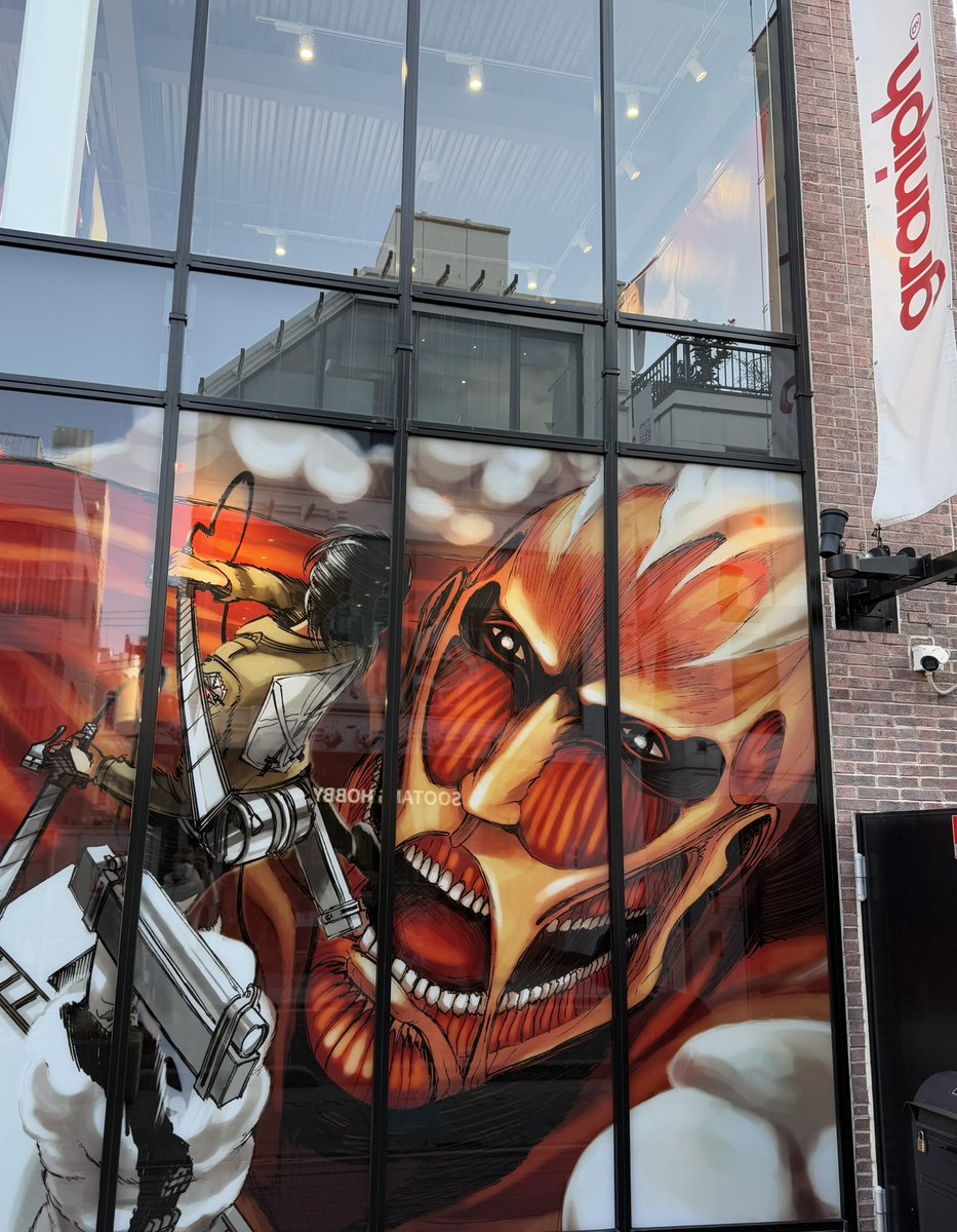 おはリーゼント。 先日グラニフ原宿店へ。進撃の巨人とのコラボ