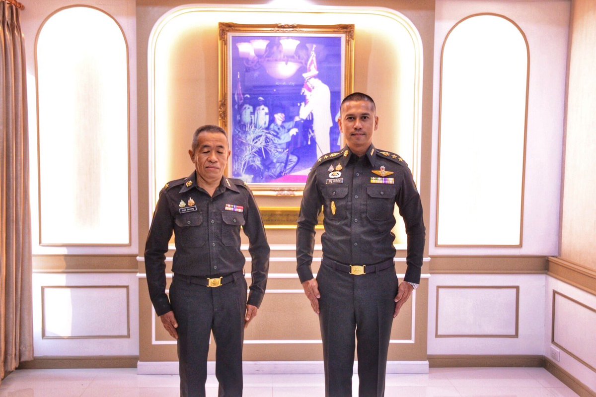 BSixotwo's tweet photo. เมื่อวันที่ 4 กุมภาพันธ์ 2568 พ.อ.ธีร์รัฐ เกียรติอภิวสุ ผบ.ช.11 พัน.602 เป็นประธานในพิธีประดับเครื่องหมายยศ ให้กับกำลังพล "ร.ต.ชาญชัย เนื่องจากหนู" ที่ได้รับเลื่อนยศเป็นนายทหารสัญญาบัตร พร้อมกล่าวให้โอวาท และแนวทางการรับราชการ ณ บก.ช.11 พั��.602 🎉 https://t.co/rIkj6hhAB1