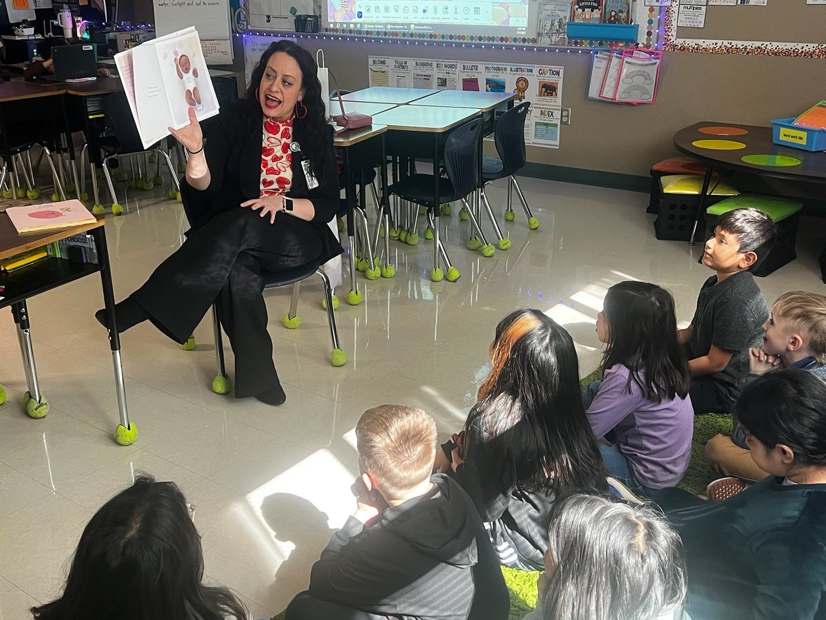 Thank you, ⁦<a href="/teachercarolh/">Carol Hudson</a>⁩, for reading to our 3rd graders today.  We appreciate you helping them reach their Read to the Final Four goals.  ⁦<a href="/NISDWernli/">Dr. Caroline Wernli Elementary School</a>⁩ ⁦<a href="/mrsfeldt5/">Casey Feldt</a>⁩