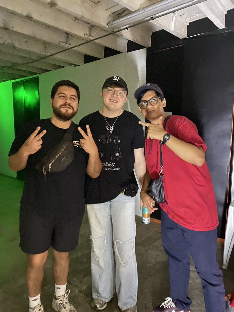 del otro dia con <a href="/umru_/">umru</a> <a href="/WesFlex/">WesFlex</a> 

nice to meet u dude! 🤝🏼