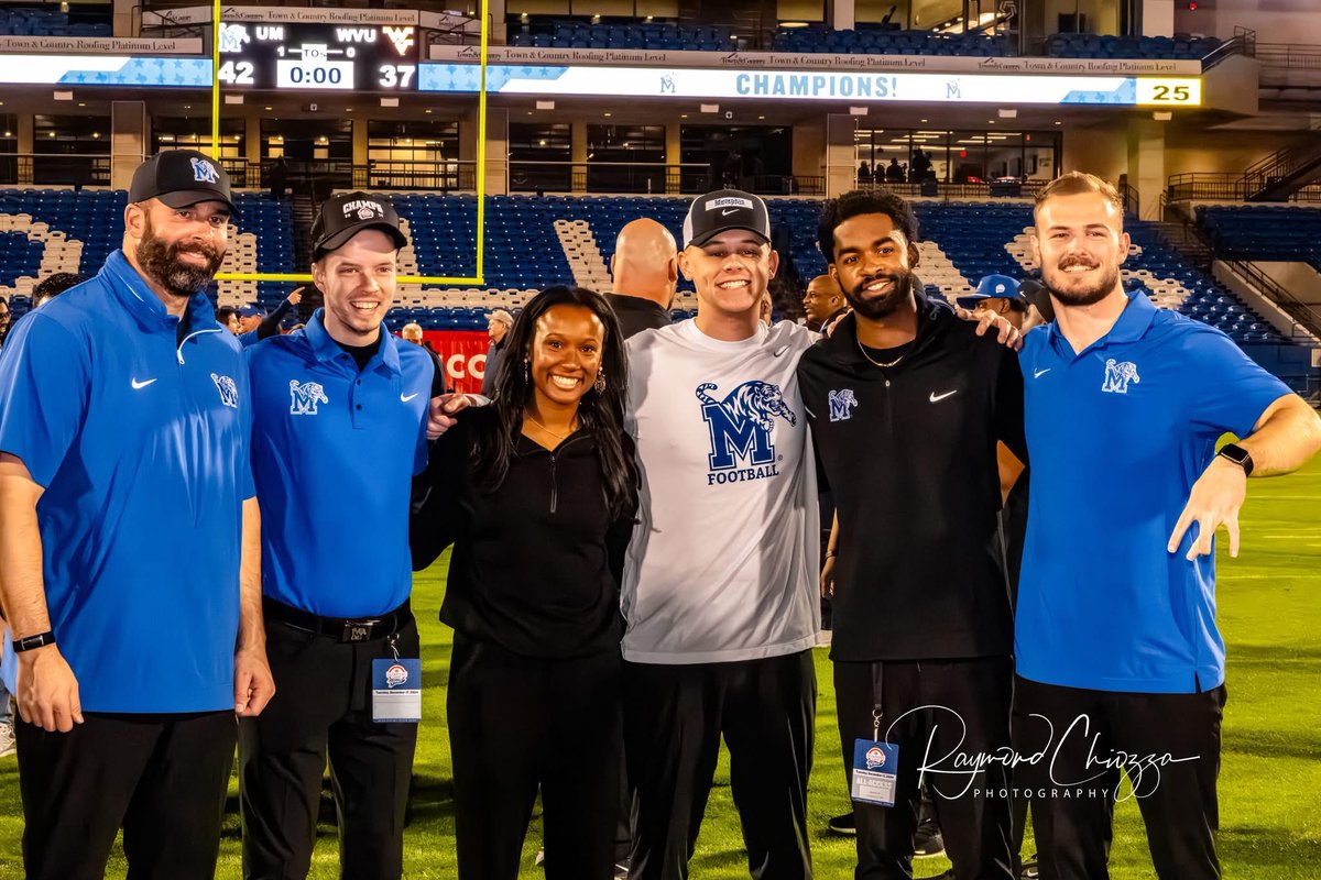 Beau_Davidson's tweet photo. You do not get anything by yourself. Big thank you to this crew, the coaches, the players and everyone at Memphis. ⁦@Blake__Moore⁩ ⁦@TaylorTolbert24⁩ ⁦@BakerParrish_⁩ ⁦@Josh_Dunson⁩ ⁦@drew15martin⁩ https://t.co/F6XDzTBva1