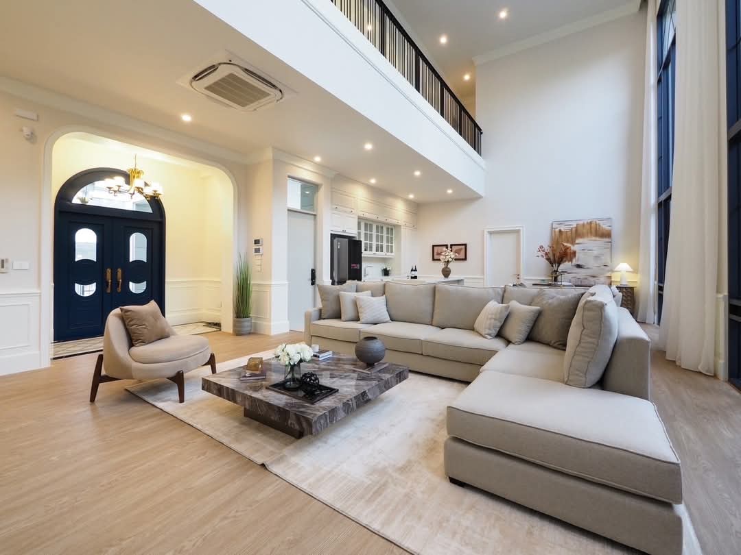 sarinyarinya's tweet photo. นาราสิริ กรุงเทพกรีฑา 🍀
Fully furnished  หลังบ้านไม่ติดใคร 
เนื้อที่ 148.3 ตร.วา. พื้นที่ใช้สอย 554 ตร.ม.
4 ห้องนอน 5 ห้องน้ำ 2 ห้องนั่งเล่น  1 ห้องพระ  4+4 ที่จอดรถ |1 ห้องแม่บ้าน  1 ห้องซักรีด
เพียง 89 ล้านบาท💰
#นาราสิริกรุงเทพกรีฑา https://t.co/vze6ZlCZri