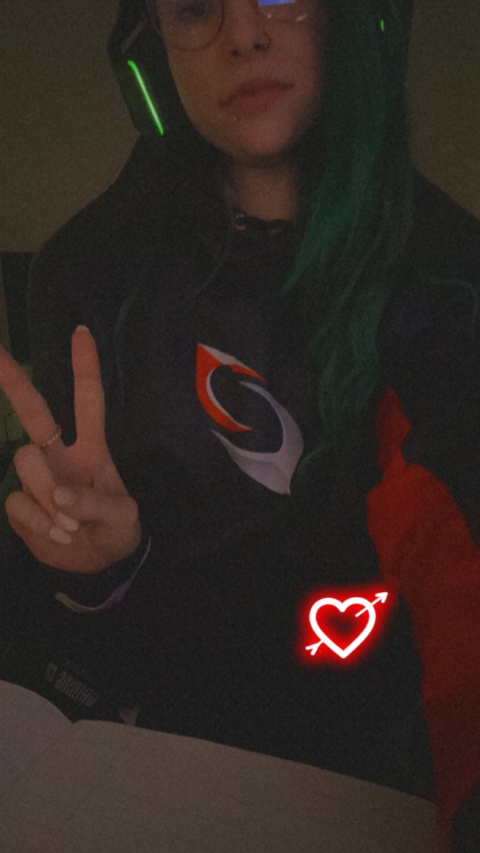 TheLadyMissKara's tweet photo. Throw Back βοΈgot Gifted a hoodie. I always love me some org gear π
ππ#NameThatOrg https://t.co/3mdoNZItHs