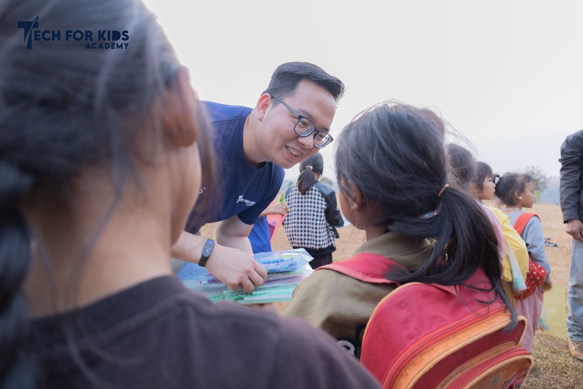 TechforKidsAcad's tweet image. Tech for Kids Academy donated study materials and shared tech with indigenous students in Mondulkiri, inspiring hope and fostering a future skilled workforce. #Donation #Sharing