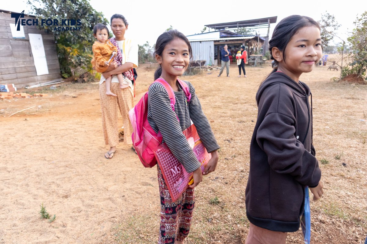 TechforKidsAcad's tweet image. Tech for Kids Academy donated study materials and shared tech with indigenous students in Mondulkiri, inspiring hope and fostering a future skilled workforce. #Donation #Sharing