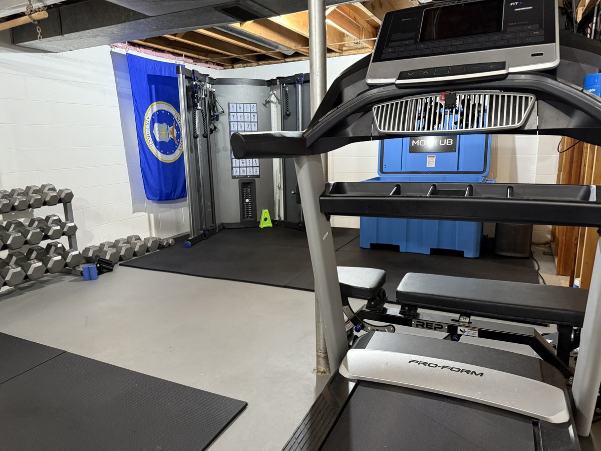 Adding cold plunges to the routine has been a game changer 🙌🏽

Nothing like starting the day with 40 degree water 😅