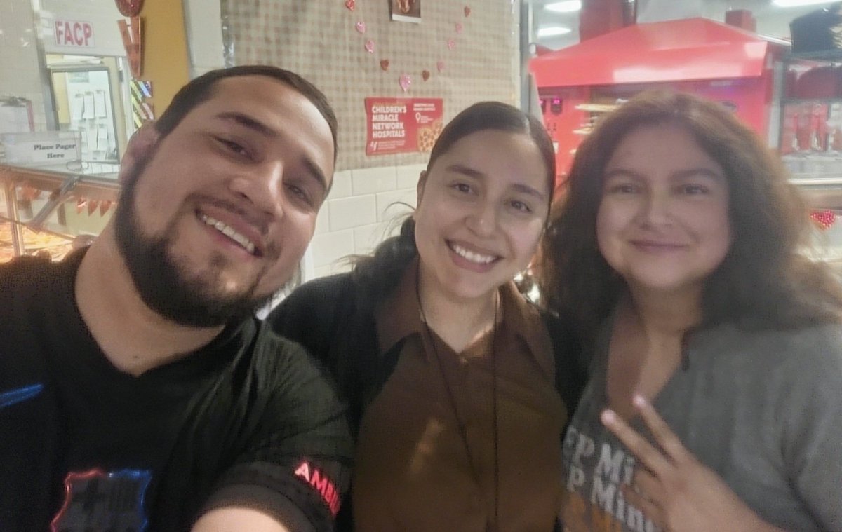 Today, I had a beautiful blast from the past; I ran into two of my former students. I'm super proud of the awesome adults, parents &amp; 3rd grade (1st year) teacher you've become.  Wishing you health, love, peace &amp; prosperity, always!  ❤️😊 #SiSePudo