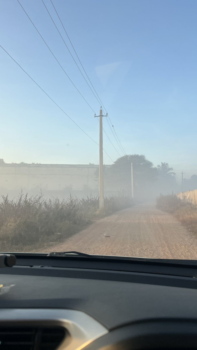 ranjeetdanu's tweet photo. Severe air pollution due to garbage burning at Mandur dump yard during the night causing health hazards for residents. It’s  alarming situation. Urgent intervention needed to stop this toxicit’s. @CPCB_OFFICIAL, @BangaloreMirror @livemint @PoliceBangalore 
Pl take imm action. https://t.co/7B6HLcK4NI