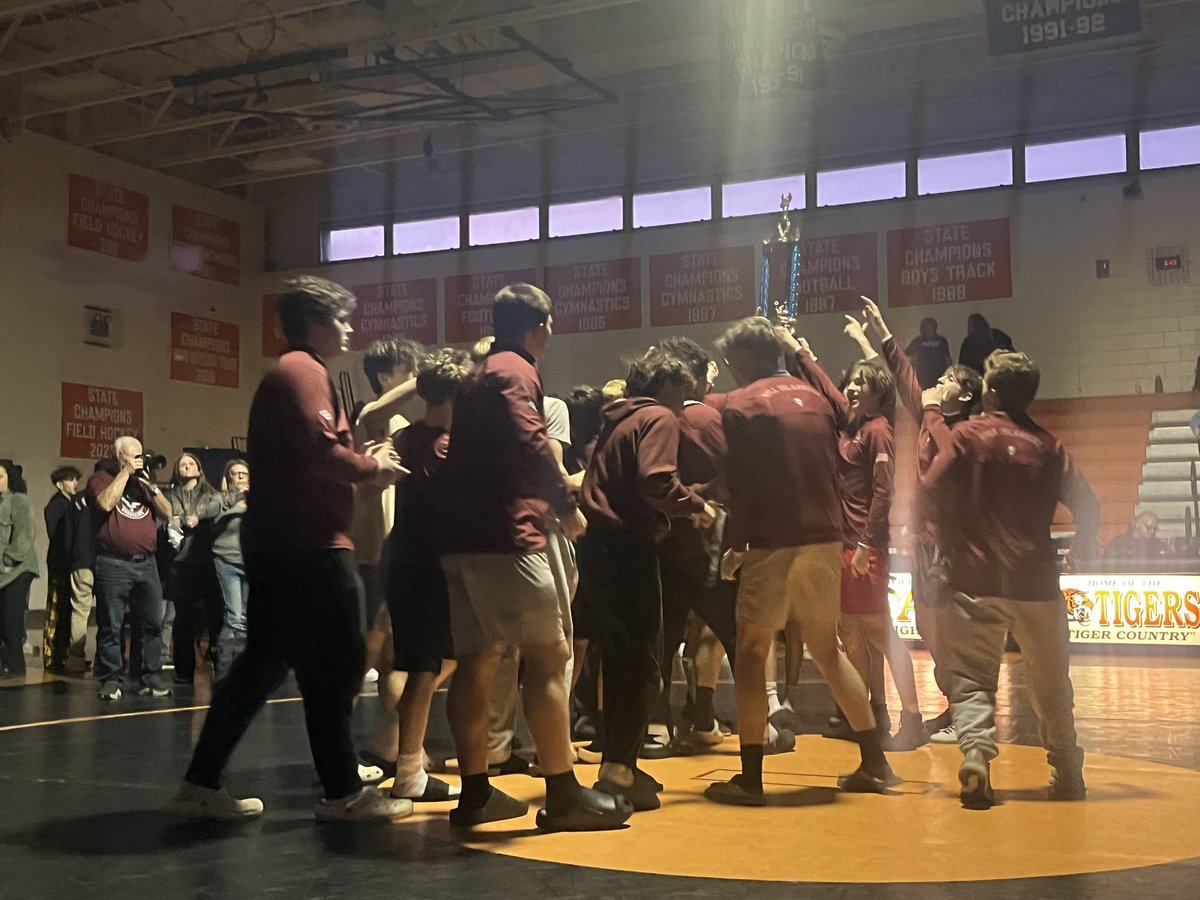 keesee_01's tweet photo. BIG WIN!! Went 3-0 and took first place at the BRD District Tournament at 120 lbs with 3 pins!! Also, took first place as a team!! Got some awesome work in and got to show off some great new stuff🙌 https://t.co/6LSSRe7oSu