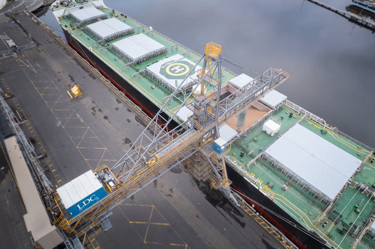 Port of Melbourne tweet media