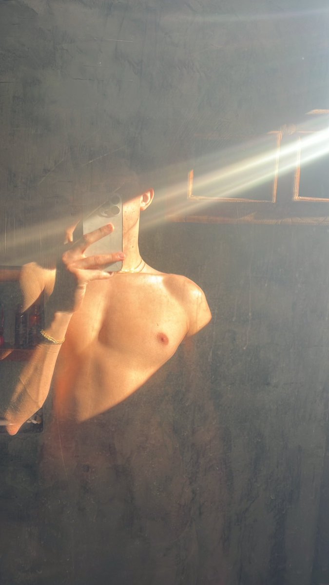 nickjonly tweet media