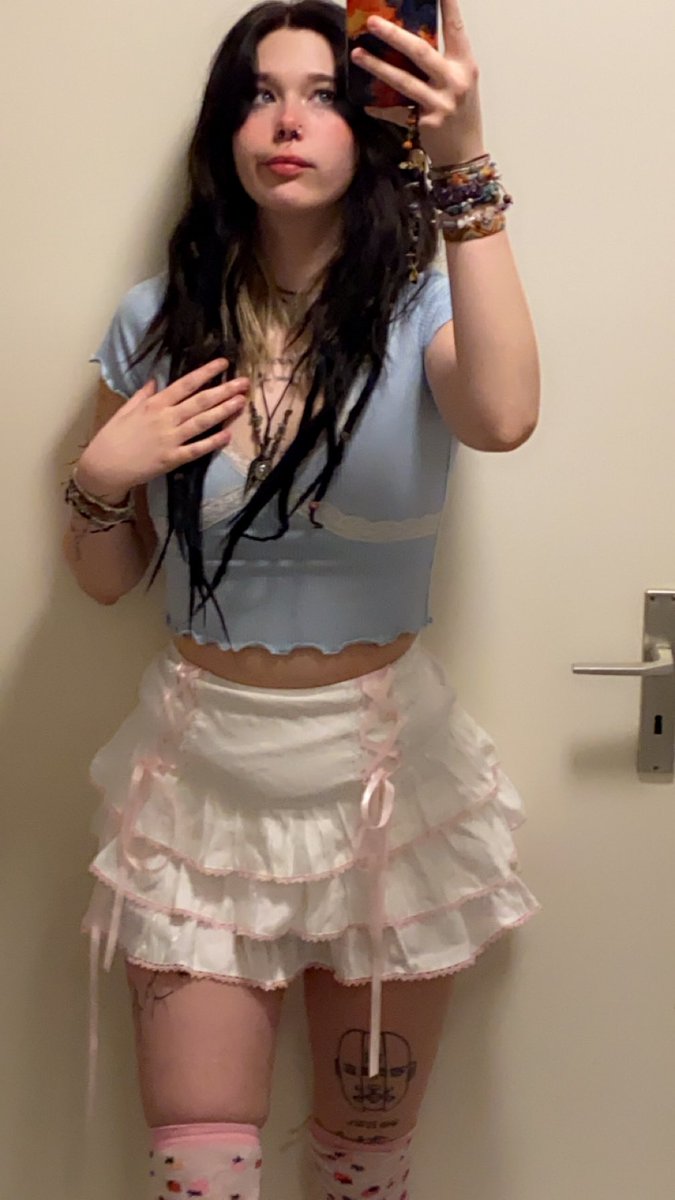 Verenchen0's tweet photo. Ich möchte das ihr dafür sorgt das ich wieder Amazon guthaben habe.
Und zwar schnell.

#sklaven #Diener #zahlschwein #sissytransformation #Sissy #Herrin #Göttin #Domina #Goddess #femdom #Schweinepriesterin #Keuschhaltung #footfetısh #amazon #paypal https://t.co/pLjOitbz5a