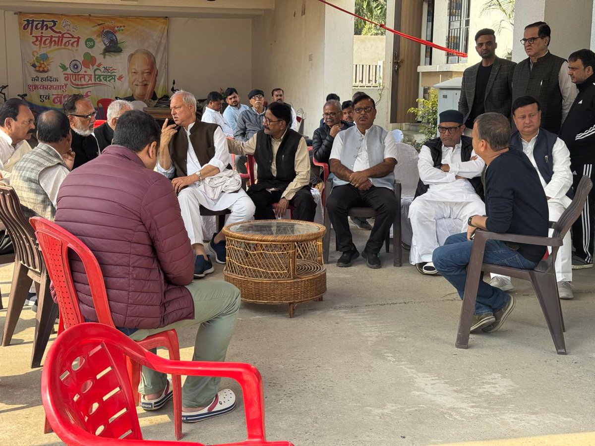MlcRajivKumar's tweet photo. बि०वि॰स॰ में कांग्रेस विधानमंडल दल के नेता व कदवा से माननीय विधायक @ShakeelkhanINC जी के सुपुत्र की आकस्मिक मृत्यु की हृदयविदारक खबर से मन बहुत मर्माहत है,इस दुख की घड़ी में उनसे मिलकर गहरी संवेदना व्यक्त किया 
ईश्वर दिवंगत आत्मा को शांति तथा उनके परिवार को दुःख सहने की शक्ति दें https://t.co/WsntvOkYkw