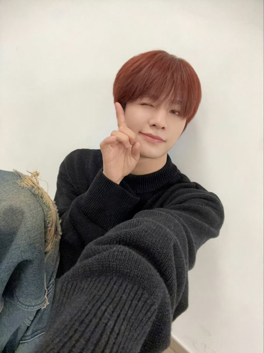 LEV_S50's tweet image. 📸| 02.04.2025 @LEV_Official_ Weibo Update

Good luck on the date~#DateTime☀️💛

weibo.com/7816286899/513…

#LEV #레비 #レビ
#WANGZIHAO #왕즈하오 #王子浩 #ズハオ