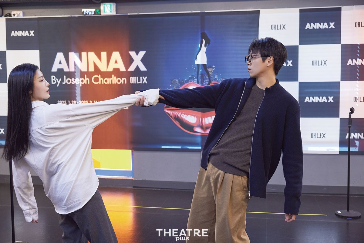 theatreplus_twt's tweet photo. [PICK🤘] 뉴욕 사교계를 들썩이게 만든 사기극. 그 실화를 바탕으로 한 연극 <애나엑스>가 초연됩니다📱 배우 #최연우 #한지은 #김도연 #이상엽 #이현우 #원태민 이 이번 무대에 오릅니다. 2월호가 미리 다녀온 연습실과 김지호 연출과의 인터뷰를 만나보시죠!
-
📲https://t.co/NfqMGJzBqO https://t.co/g2LjHLxZJZ