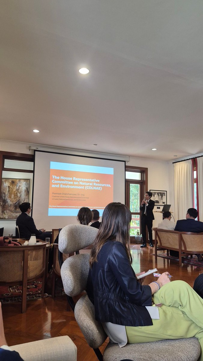 MuendaoS's tweet photo. #HappeningNow: The Danish Embassy is hosting discussions on #CircularEconomy. Thailand’s COLNAE highlights that industrial pollution &amp; waste rank 1st &amp; 3rd in impact on land. #EPR &amp; #CircularEconomy for waste #reduction are key to tackling these challenges. https://t.co/B60JBHr2bN