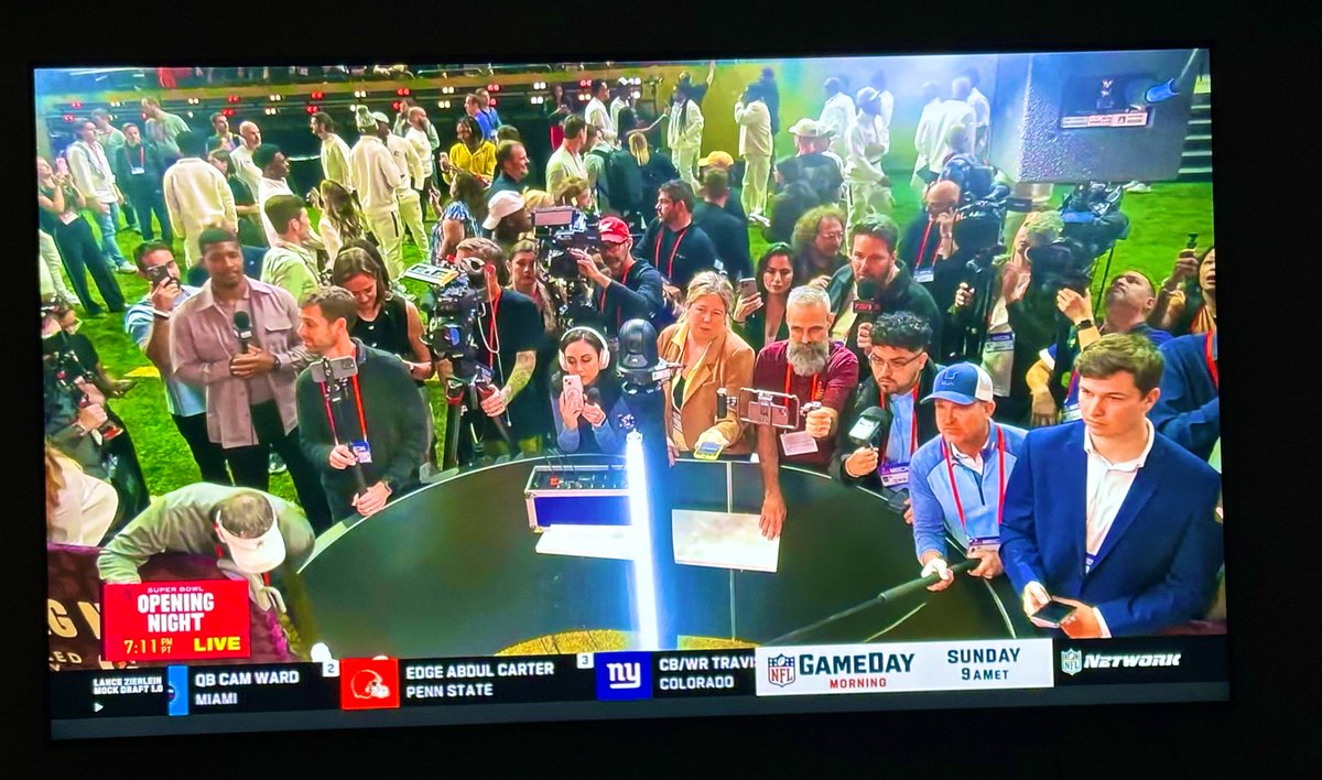 MollyKCTV's tweet photo. I spy @MarleahKCTV5 on NFL Network right now interviewing Big Red. #ChiefsKingdom https://t.co/wcXYL5NAL5
