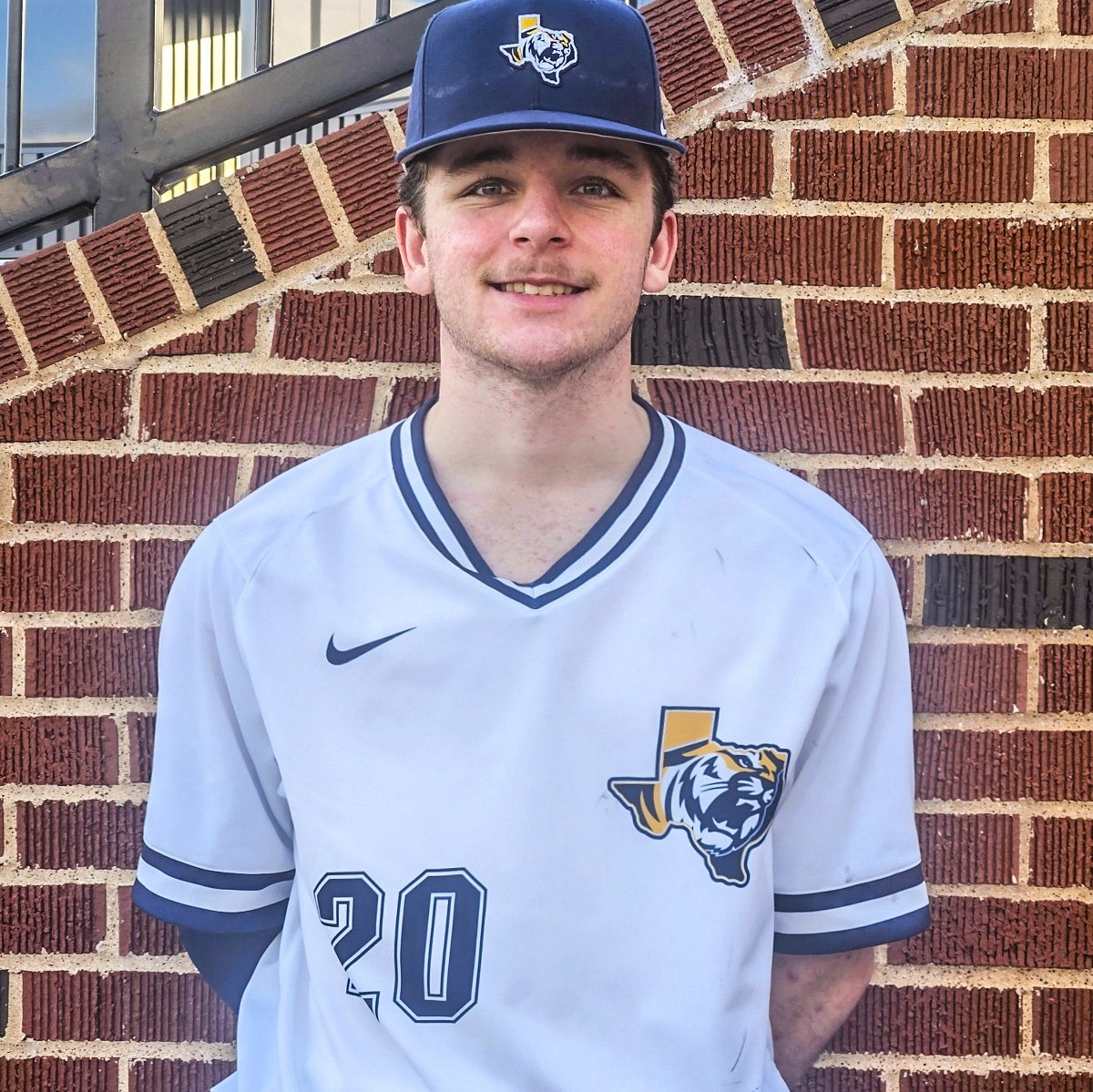 Forrest Davis tweet media