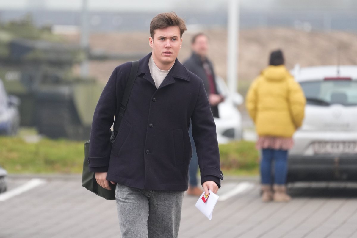 rwthofficial's tweet photo. 🇩🇰
#Denmark’s Crown Prince Christian began his military service on his own as soon as he arrived at Antvorskov Barracks. The Crown Prince will spend the next four months in the military service at the Guard Hussar Regiment #Slagelse.
📸 Hanne Juul #KronprinsChristian #Kongehuset #Danmark
