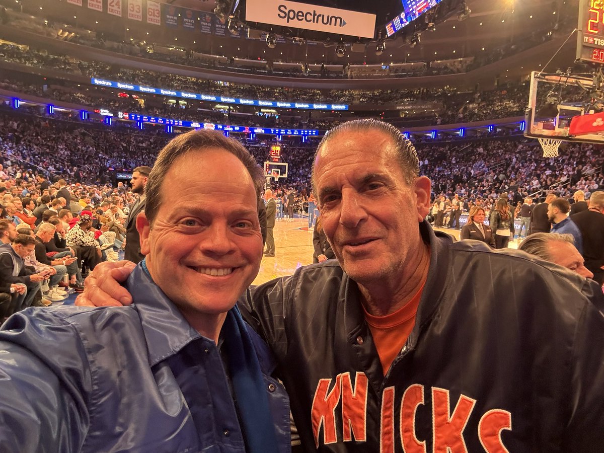 jjburkeesq's tweet photo. Great win by the @nyknicks tonight. Bless to be in @MSG with my man @Courtsidegary10 #Imbadatselfies https://t.co/joeEK7hs0V