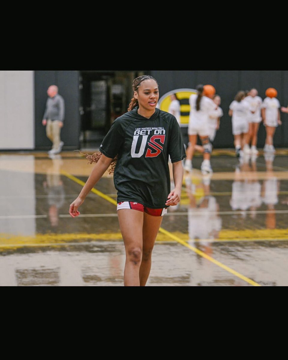 6’1 Sophmore Zoey McKinney really had break out year for her school !! It’s almost go time!! Make sure you check her out on Nike EYCL circuit this summer!! Our 2027 roster is super loaded!!!!
💚💜