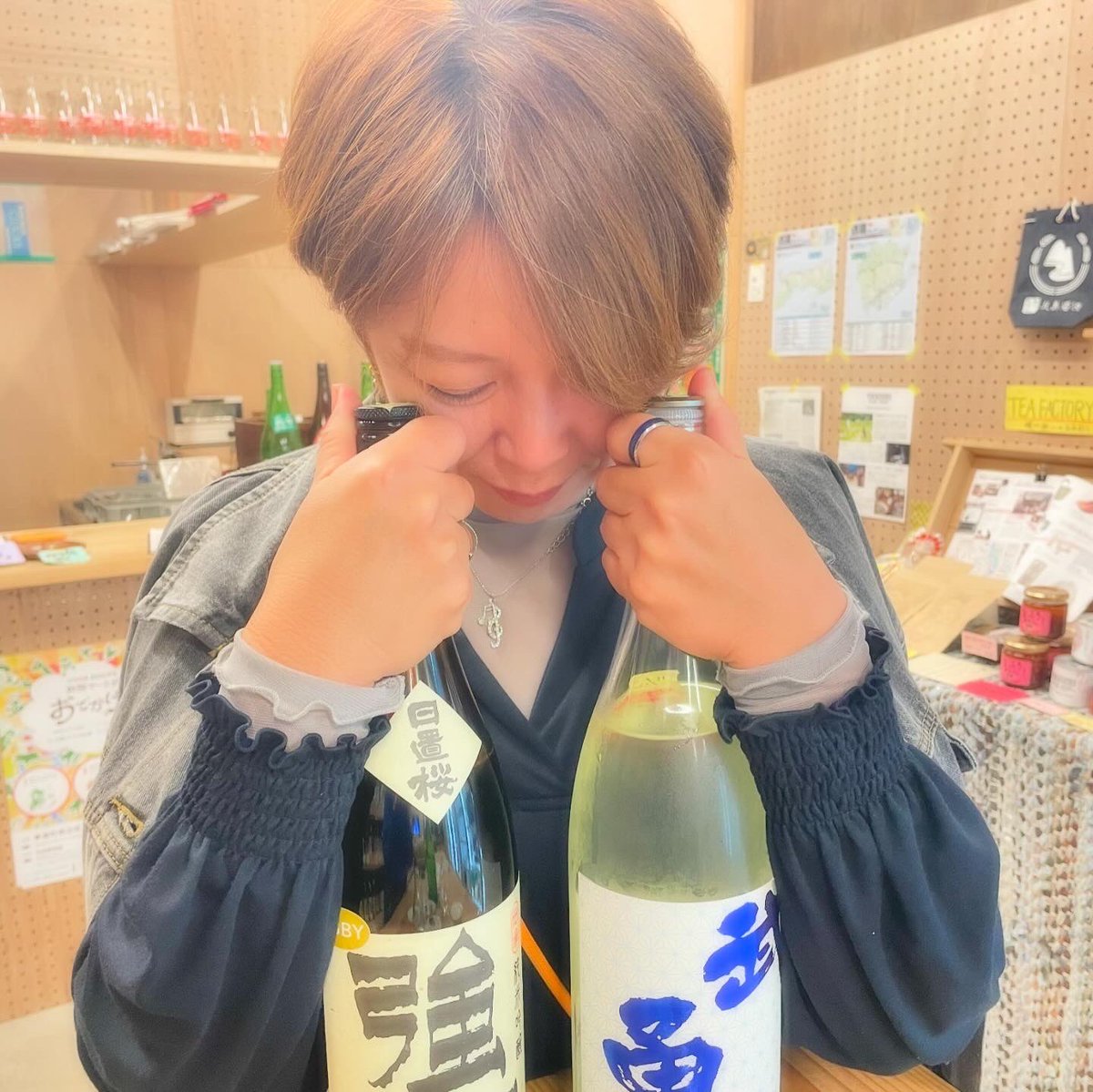 megu03's tweet photo. 2月の日本酒会は2月15日！
この日はファジアーノのJ1オープン戦で奉還町も盛り上がってます！一緒にファジアーノの勝利を祝って乾杯しましょー🥰
@mm0678 
題字:よしみん@shodo_yoshimin https://t.co/dfidoca5fE