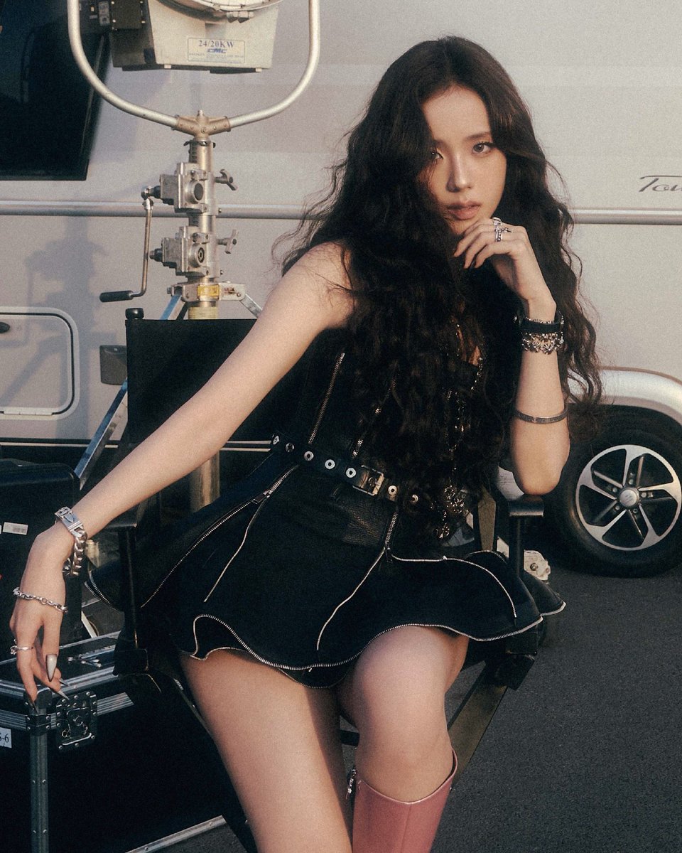 ELLEThailand's tweet photo. เซอร์ไพรส์! JISOO ประกาศเอเชียทัวร์ 2025 JISOO ASIA TOUR: 'LIGHTS, LOVE, ACTION!' และแน่นอนว่ากรุงเทพ ประเทศไทยนั้นก็ไม่พลาดเป็นอีกหนึ่งหมุดหมายด้วยเช่นกัน รอติดตามรายละเอียดได้ทางแอปพลิเคชั่น JISOO

#ELLENews 
#JISOO #지수 
#LIGHTS_LOVE_ACTION
#AMORTAGE #earthquake https://t.co/M2KcKOx4ZL