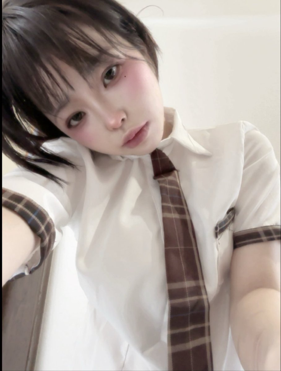 suuc1315's tweet photo. 黒だったけど髪色変えたんだ〜🎵 https://t.co/G39IbvbIb1