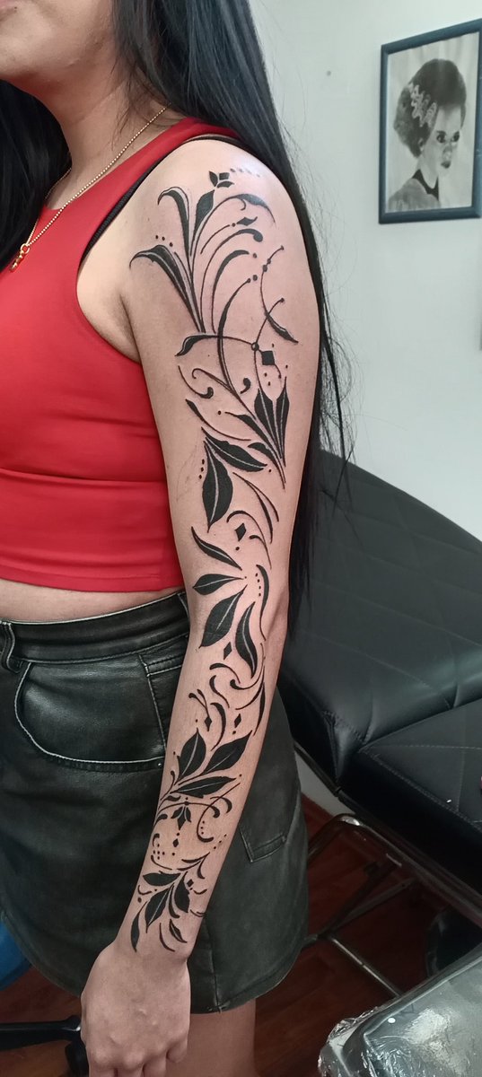 dinodanrawr's tweet photo. Hojitas ... 
#ink #tattoo #tatuaje #CDMX #Mexico https://t.co/YQ2ubG7T1R