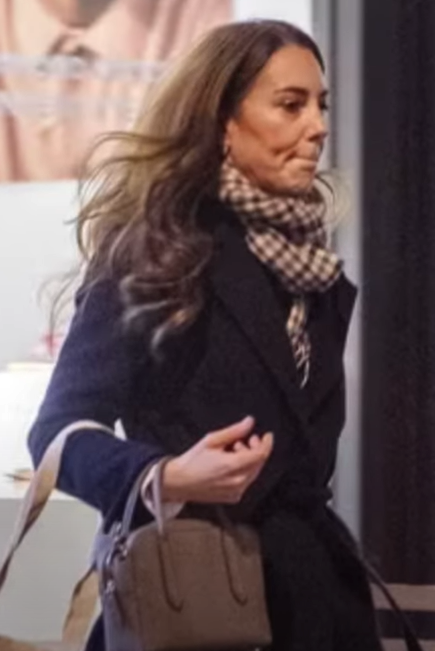 NWDisorder1111's tweet photo. Kate recently photographed shopping for eyewear. 

And yet ... over all those months in 2024 when people claimed she was seen out shopping, running errands, blah blah ... not one photo ever turned up. 

#KateWhatReallyHappened
#RoyalDeception
#AbolishTheMonarchy https://t.co/JGnerGG1sB